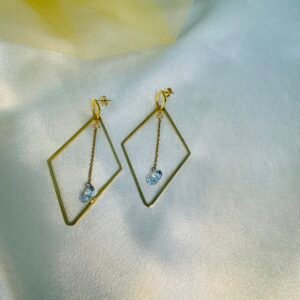 pair-of-modern-bold-statement-gold-tone-earrings