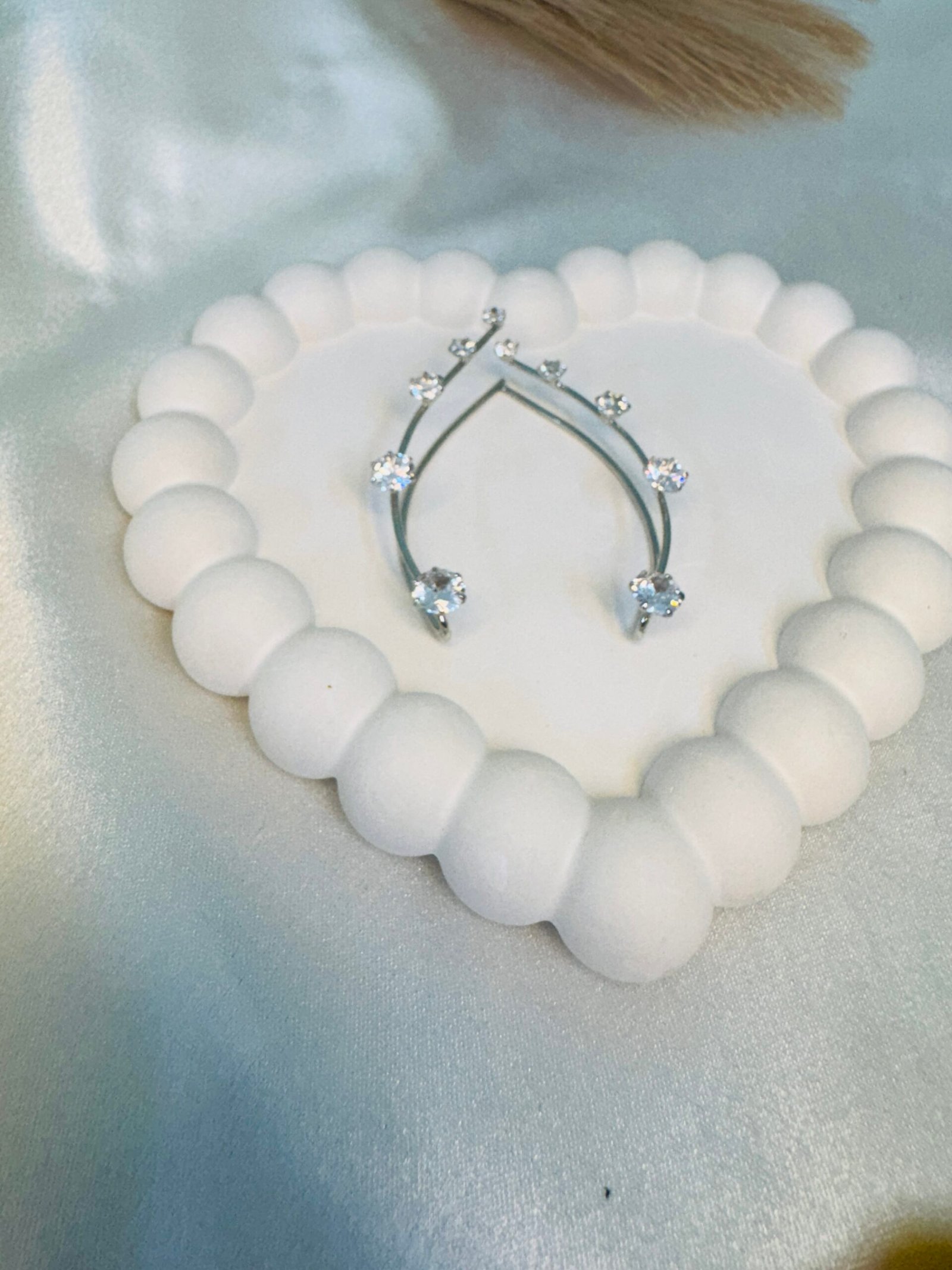 Silver-plated cubic zirconia Ear climber/Ear cuff.