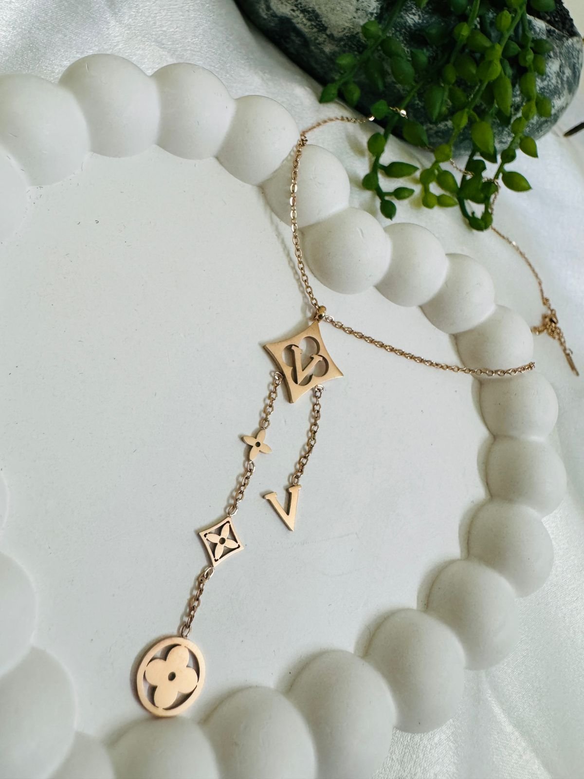 rose gold-toned metal, though authentic Louis Vuitton versions use 18k pink (rose) gold in their fine jewelry collections. - Image 3