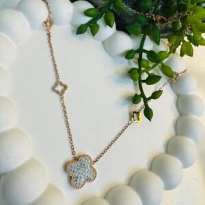 rose-gold-plated-four-leaf-clover-pendant-chain-with-crystal-embellishments