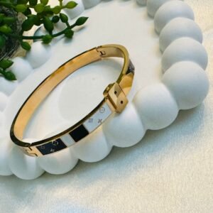 fashion-cuff-bangle-bracelet-with-a-unique-belt-buckle-closure
