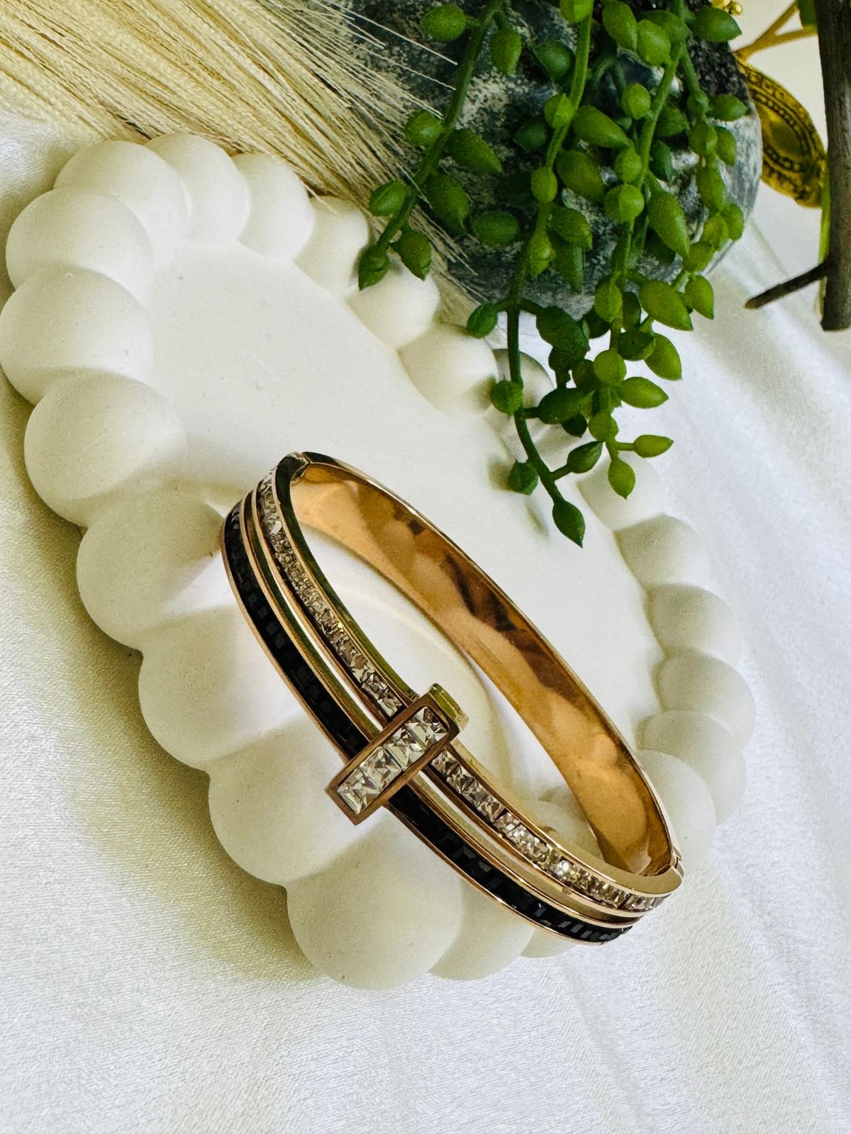 Luxe luminosity Bangle Dual tone Black and white - Image 2