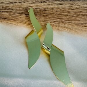 pair-of-modern-bold-statement-gold-tone-earrings-2